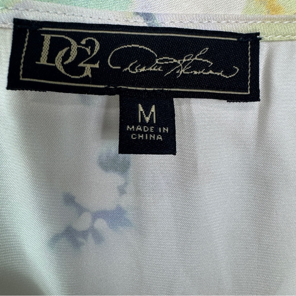 DG2 by Diane Gilman Women's Silky V-Neck Peasant Blouse Multi Floral Size M - Picture 7 of 9